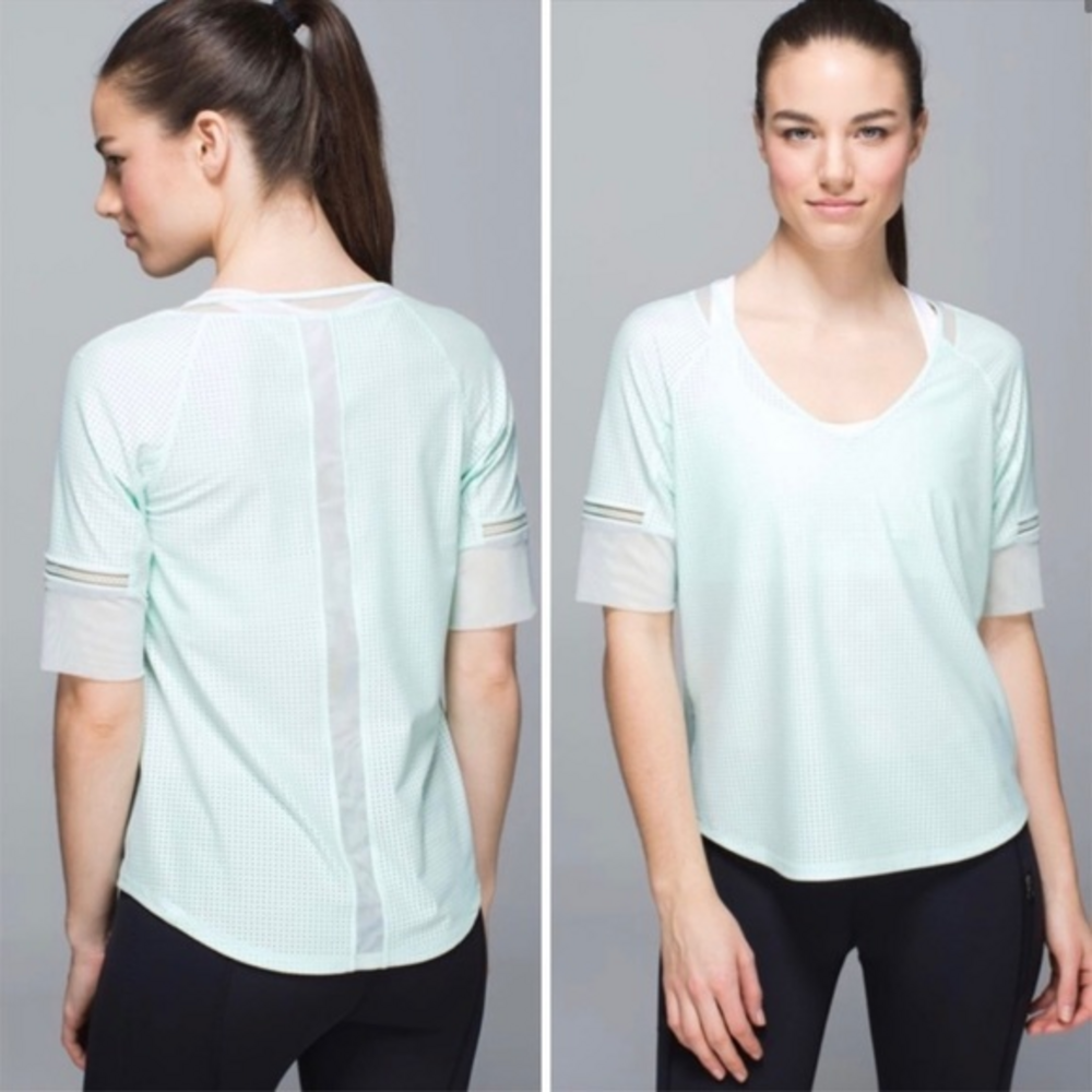Lululemon Var-City‎ 1/2 Sleeve Sea Mist 8